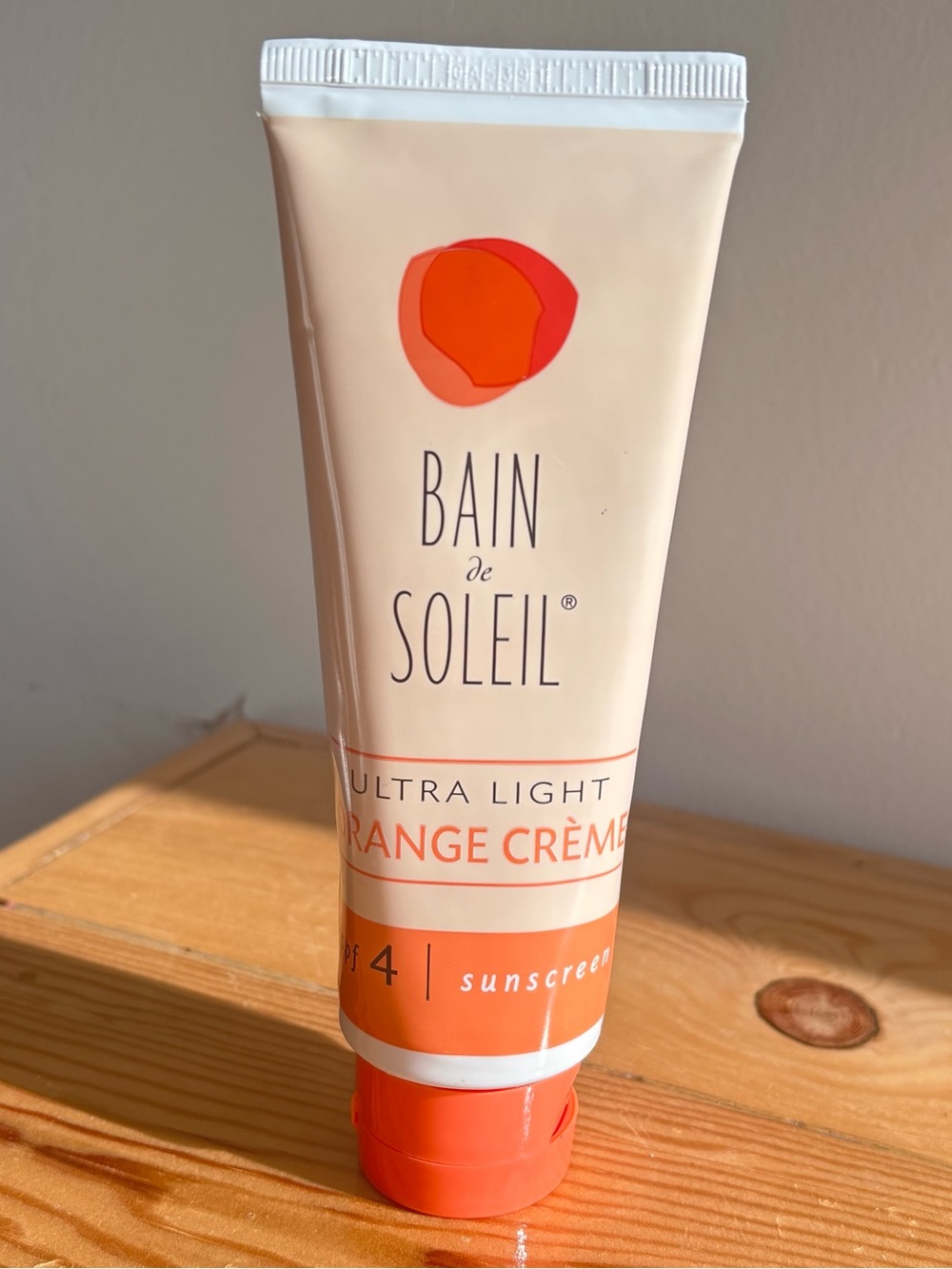 Bain De Soleil Ultra Light Orange Creme Sunscreen 3.5 oz SPF 4 Elegant Crème